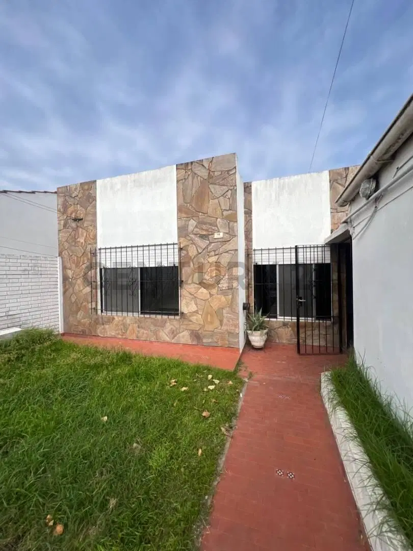 CASA EN VENTA EN VILLA CATELLA 5