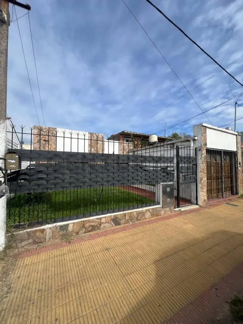 CASA EN VENTA EN VILLA CATELLA 4
