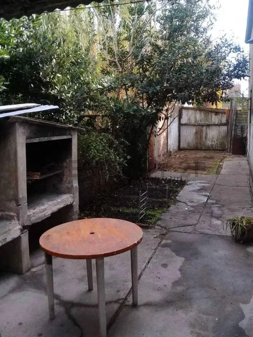 CASA EN VENTA CON GALPON 4