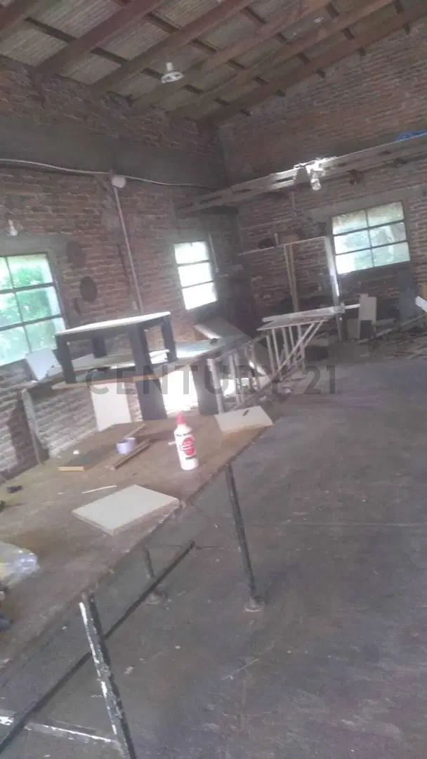 CASA EN VENTA CON GALPON 2