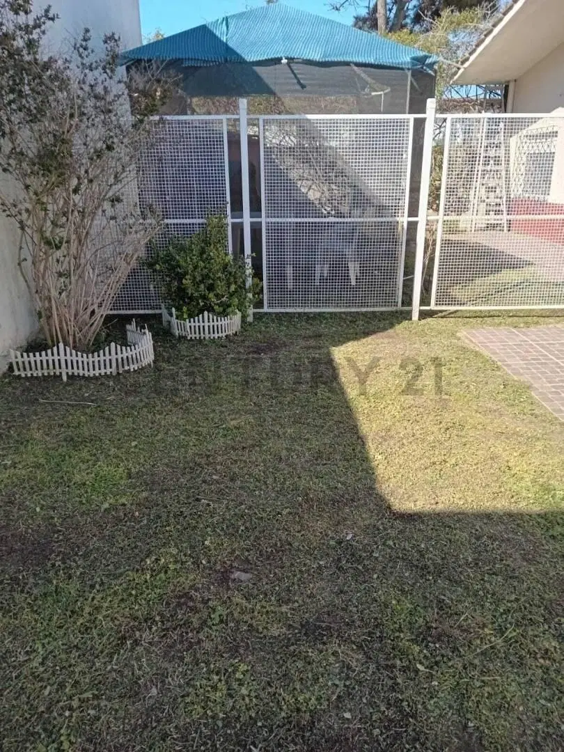 casa con dpto en mar del tuyu 8