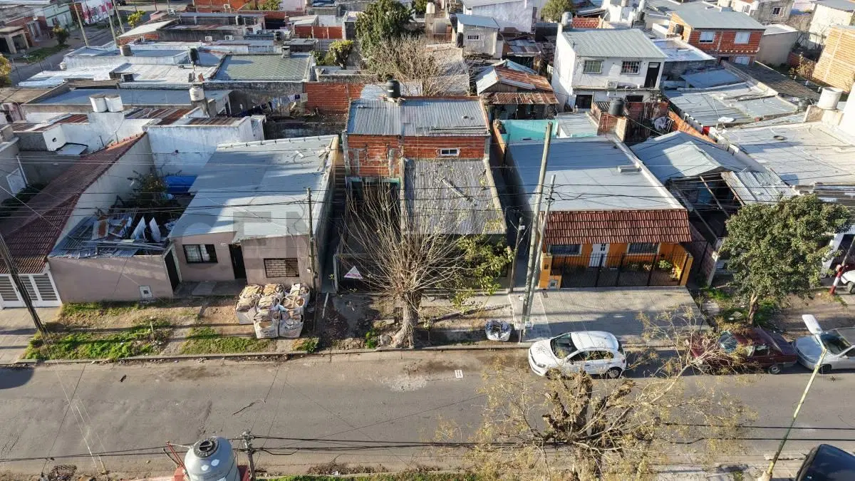 VENTA DE TERRENO CON CONSTRUCCION A DEMOLER/RECICLAR 3