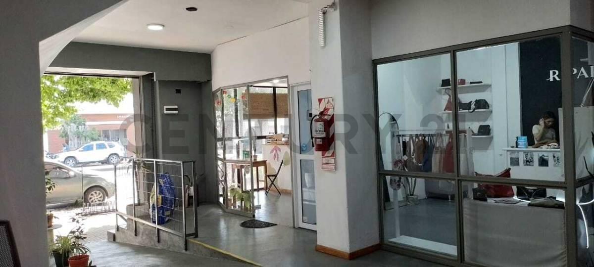 Foto de ALQUILER LOCAL sobre Av. 7 frente a Plaza Olazábal | 255 m² | Vidriera |, imagen 4