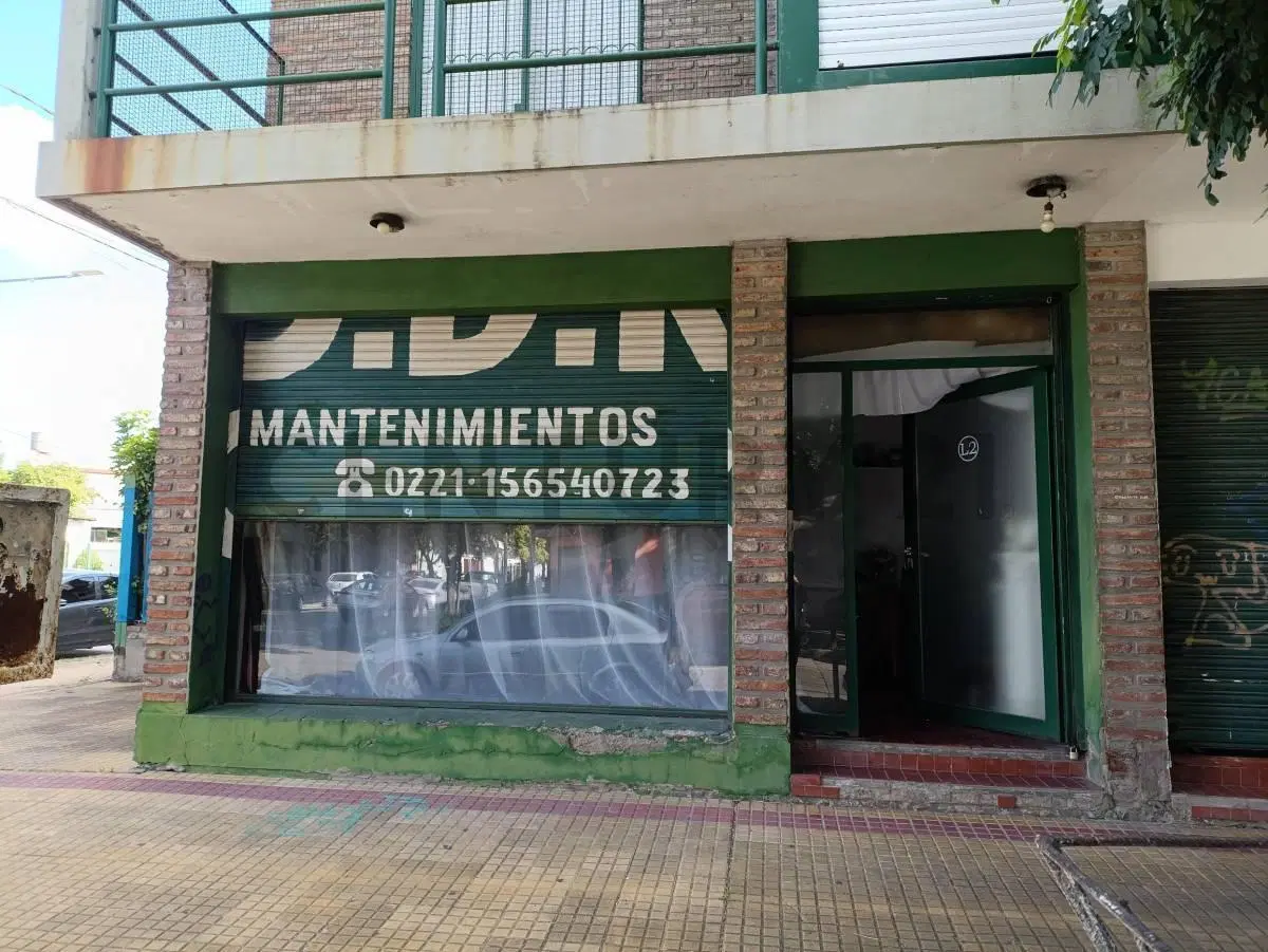 VENTA | Local Comercial en Barrio La Loma | 26 y 36 | 20 m² | Sin expensas | Impecable 2