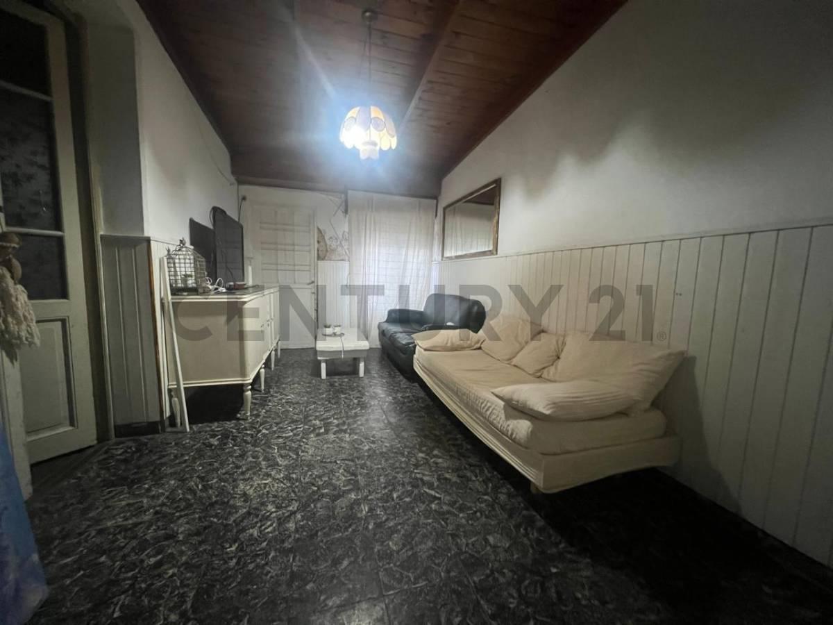 Foto de CASA EN VENTA TRES DORMITORIOS PARQUE Y COCHERA, imagen 5