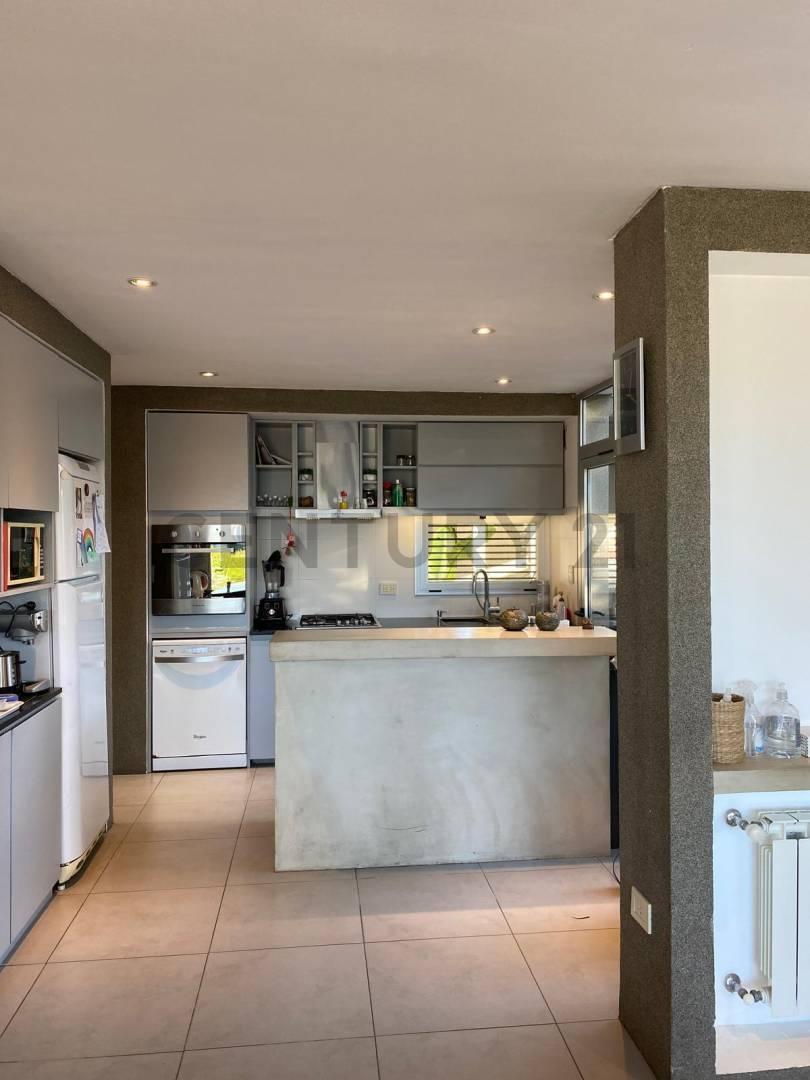Foto de CASA TRES DORMITORIOS EN ALQUILER EN GONNET, imagen 2