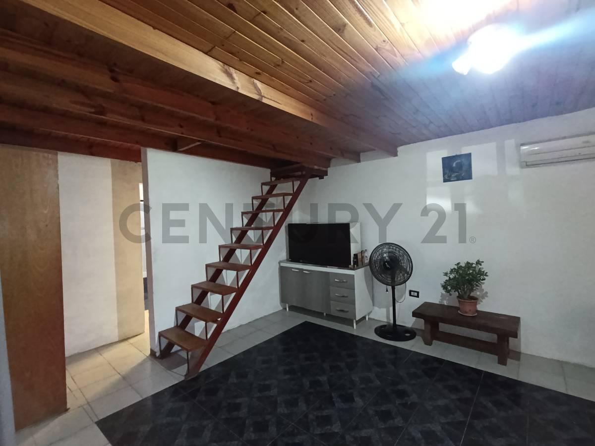 Foto de ¡Oportunidad en Berisso! Casa 2 dorm + local comercial, garage 2 autos, imagen 3