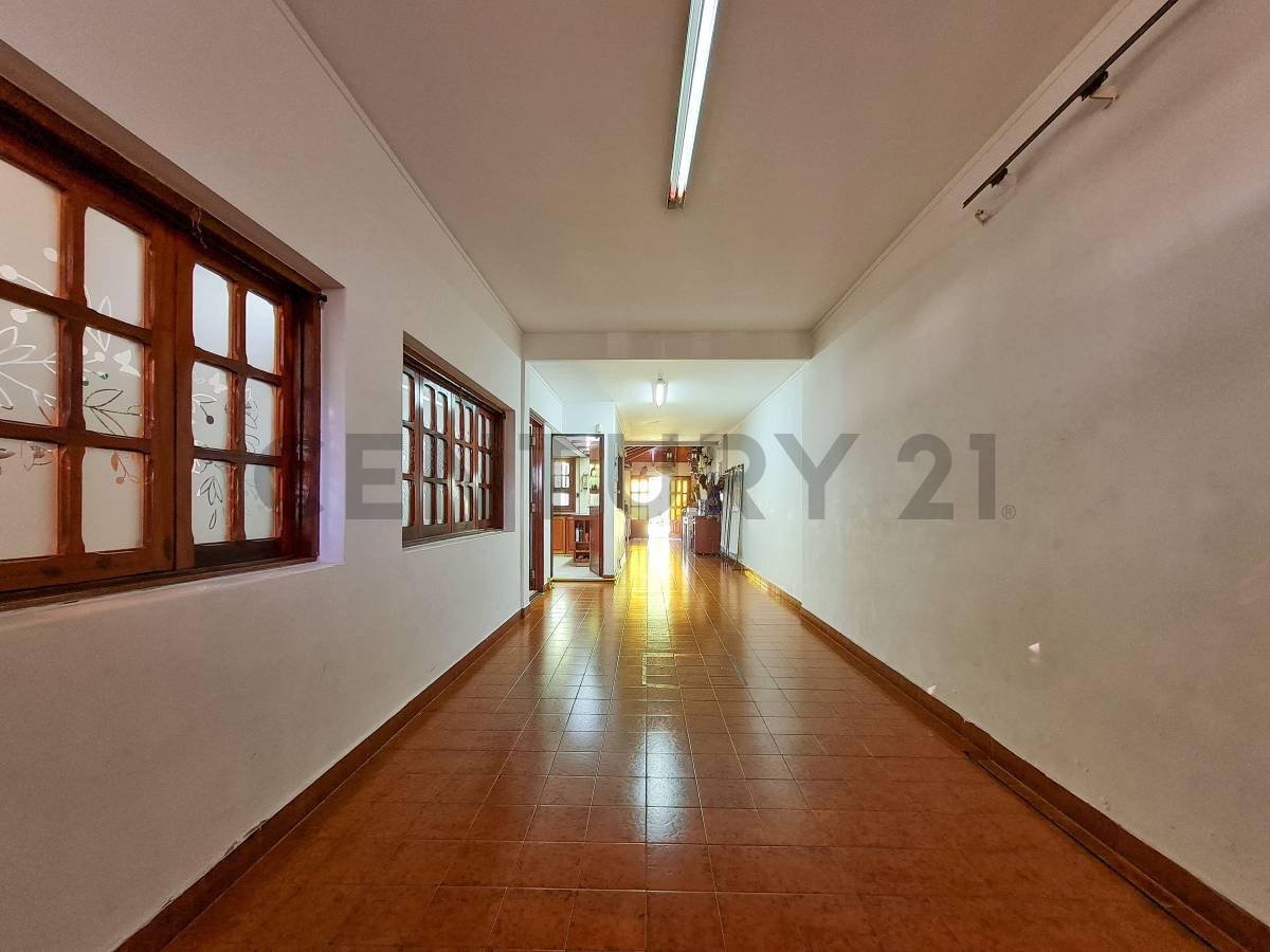 Foto de Casa de 3 dormitorios con parque en La Plata (casco), imagen 2