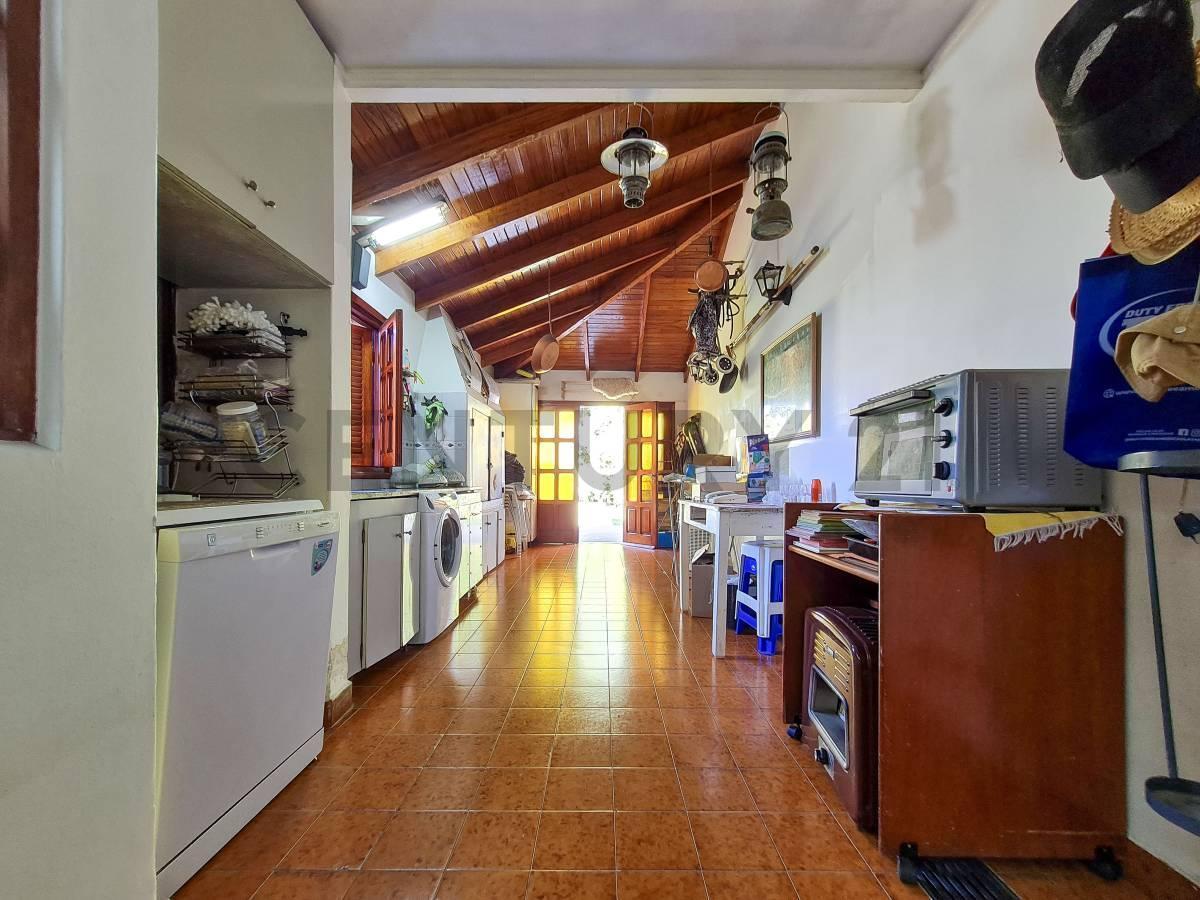 Foto de Casa de 3 dormitorios con parque en La Plata (casco), imagen 4