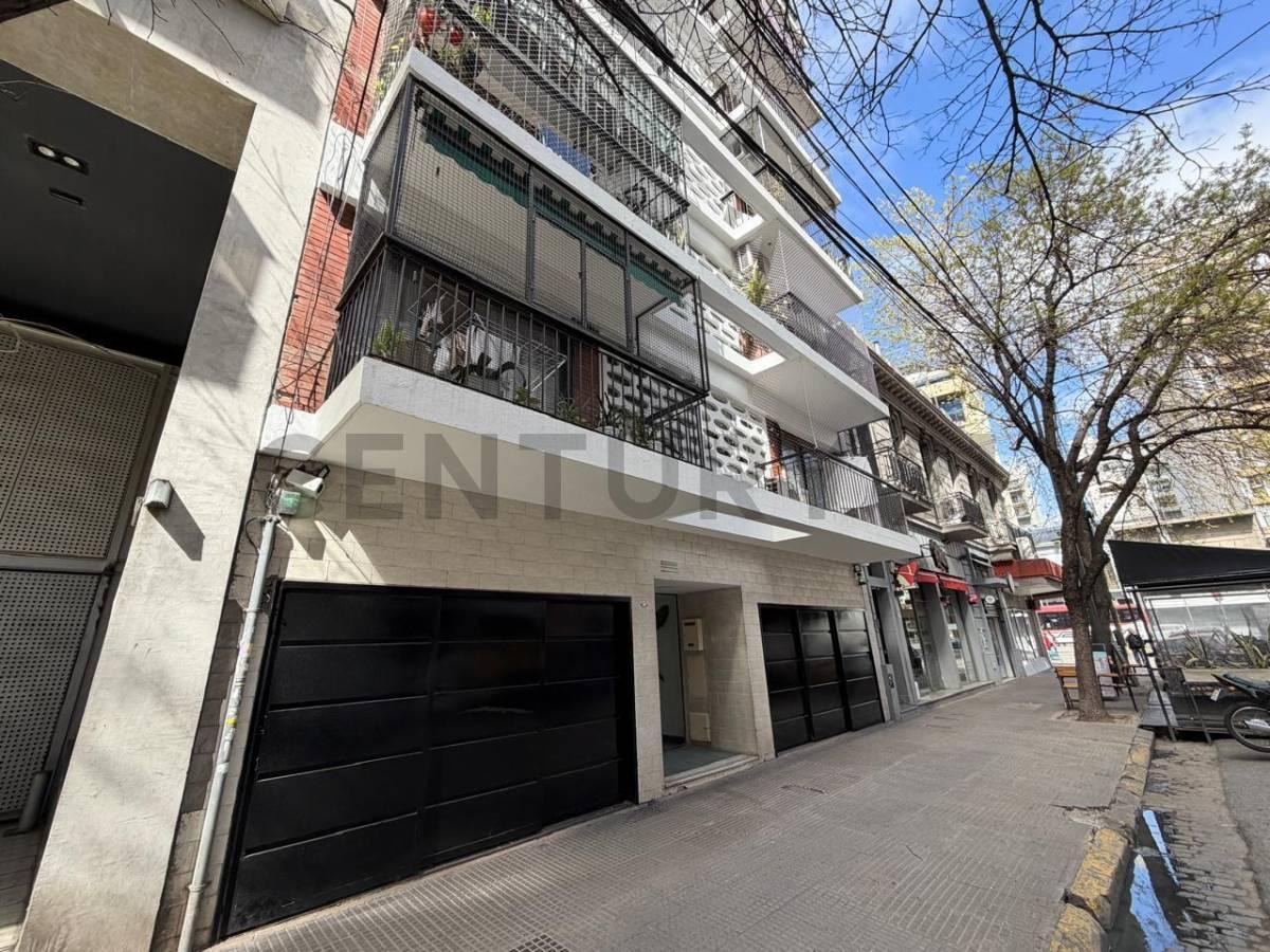 Foto de DEPARTAMNETO 3 AMBIENTES RECICLADO A NUEVO CON BALCÓN Y GUARDA COCHE, imagen 2