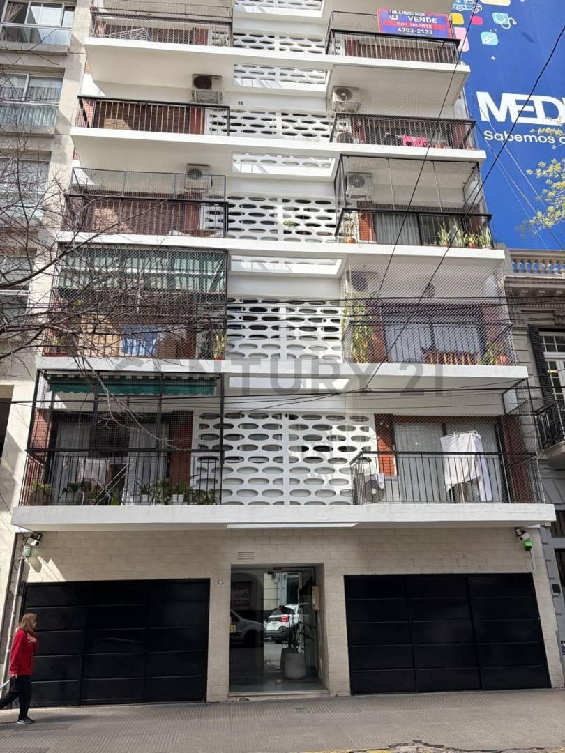 Foto de DEPARTAMNETO 3 AMBIENTES RECICLADO A NUEVO CON BALCÓN Y GUARDA COCHE, imagen 1