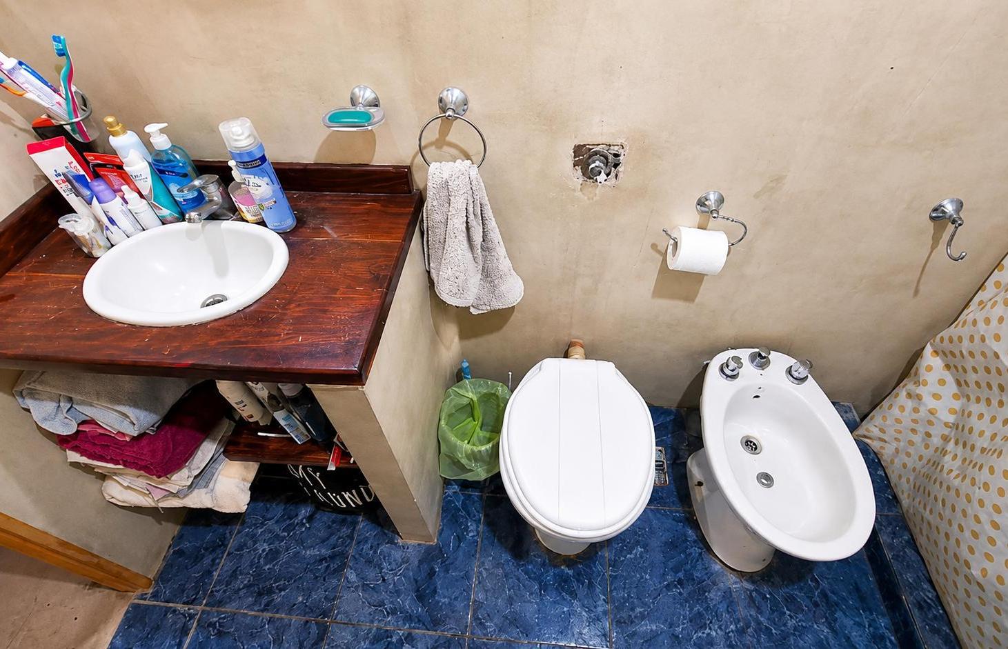 Foto de Venta de PH Dos dormitorios, Los Hornos, imagen 2
