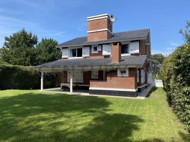 Foto de CASA EN VENTA VALERIA DEL MAR A 50 MTROS DE CARILO Y 150 DEL MAR, imagen 2