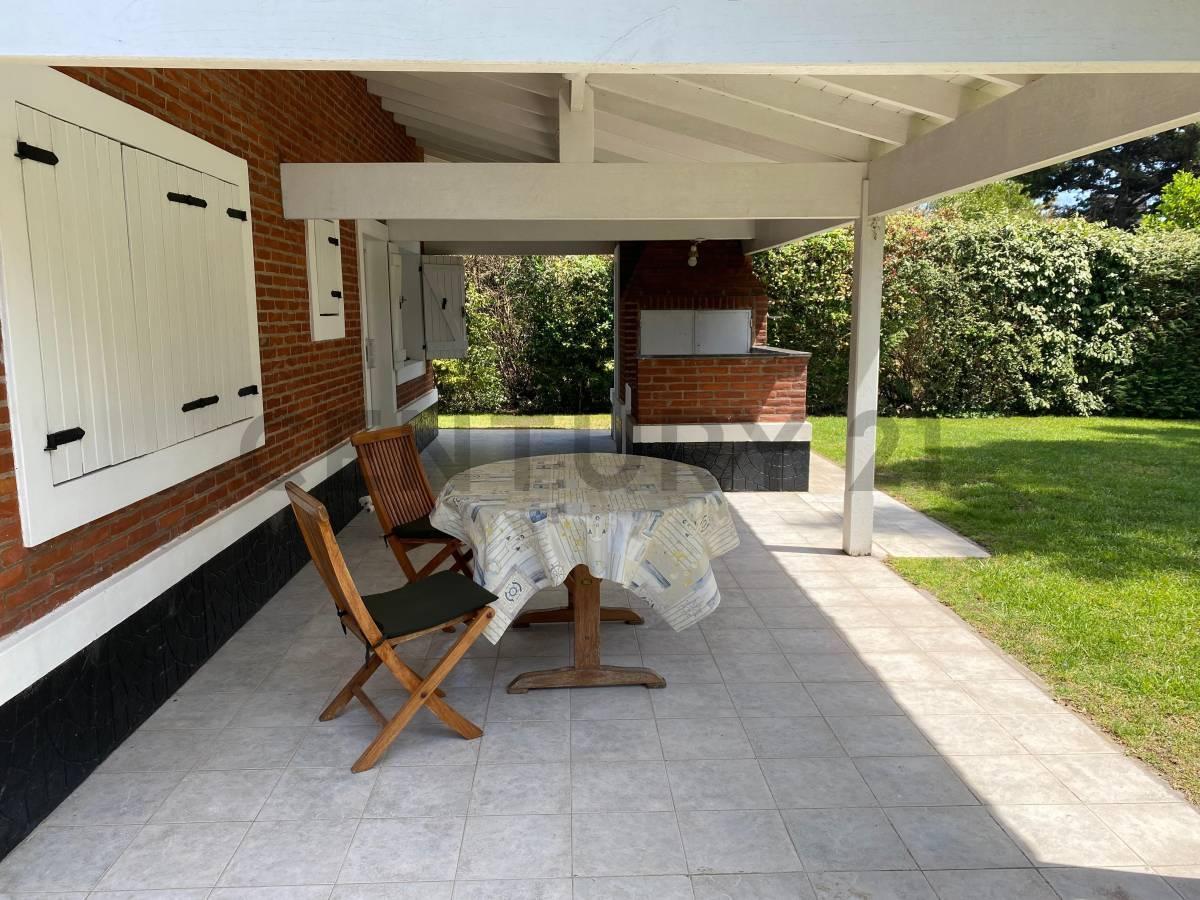 Foto de CASA EN VENTA VALERIA DEL MAR A 50 MTROS DE CARILO Y 150 DEL MAR, imagen 4