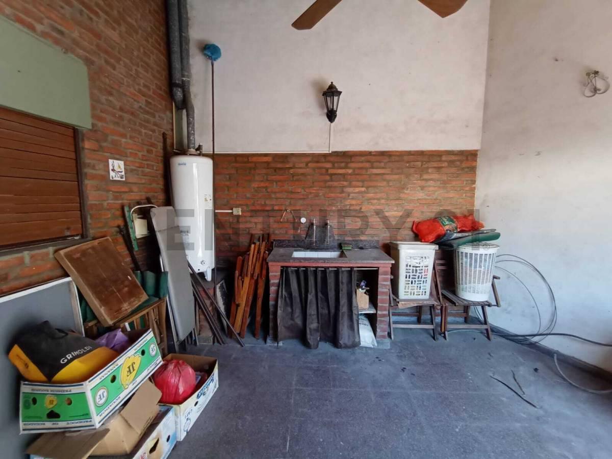 Foto de SE VENDE CASA EN BARRIO JARDIN, LA PLATA, imagen 4