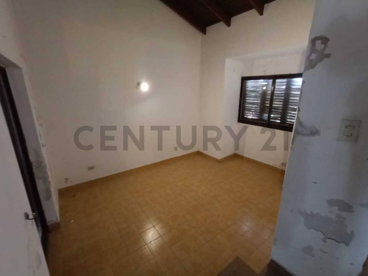 Foto de SE VENDE CASA EN BARRIO JARDIN, LA PLATA, imagen 1