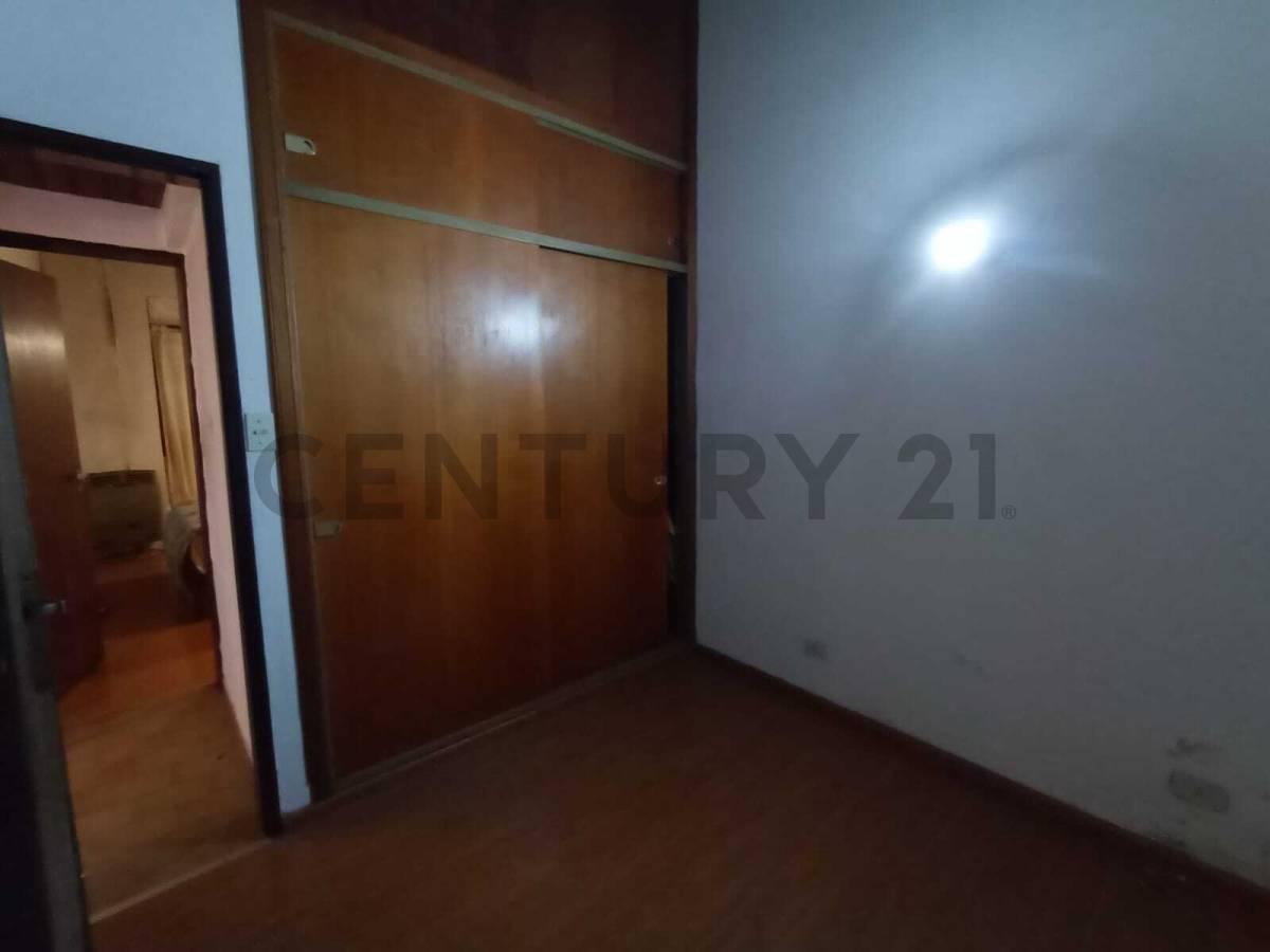 Foto de SE VENDE CASA EN BARRIO JARDIN, LA PLATA, imagen 5