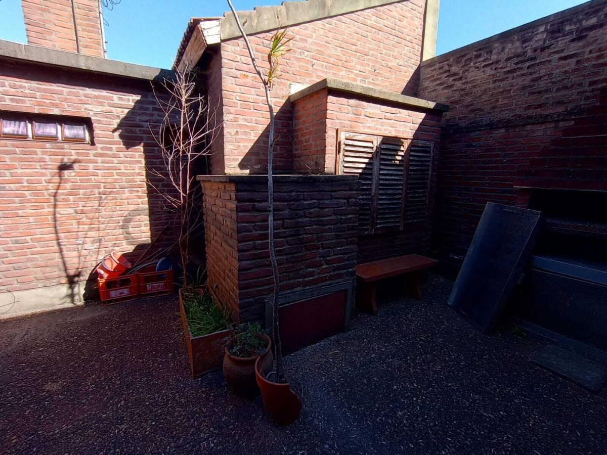 Foto de SE VENDE CASA EN BARRIO JARDIN, LA PLATA, imagen 2