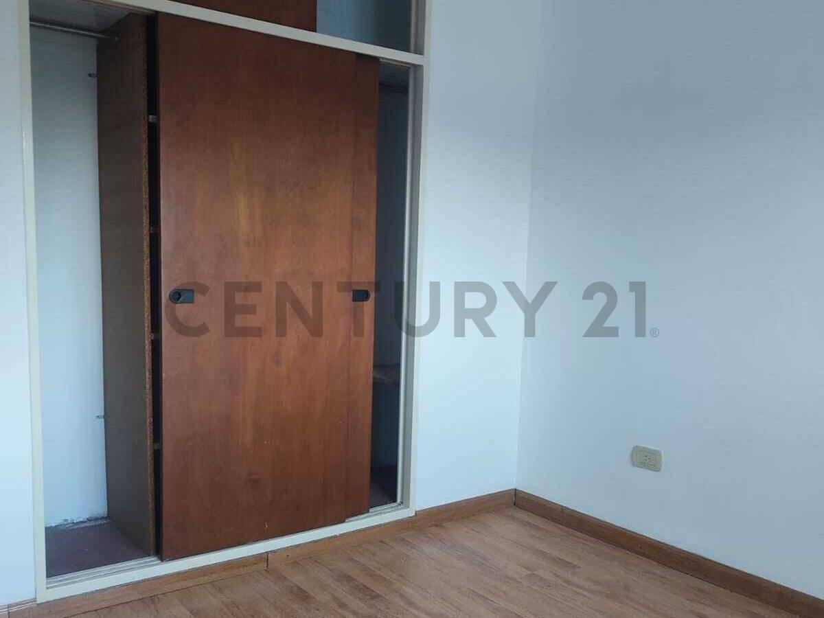 Foto de DEPARTAMENTO 2 AMBIENTES EN VENTA - CALLE 35 117y118- LA PLATA - BUENOS, imagen 2