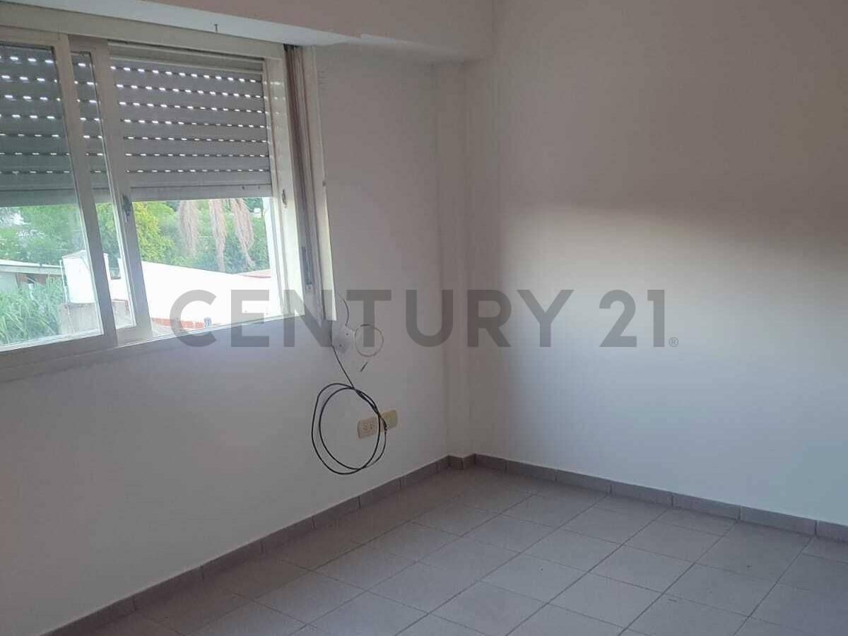 Foto de DEPARTAMENTO 2 AMBIENTES EN VENTA - CALLE 35 117y118- LA PLATA - BUENOS, imagen 1