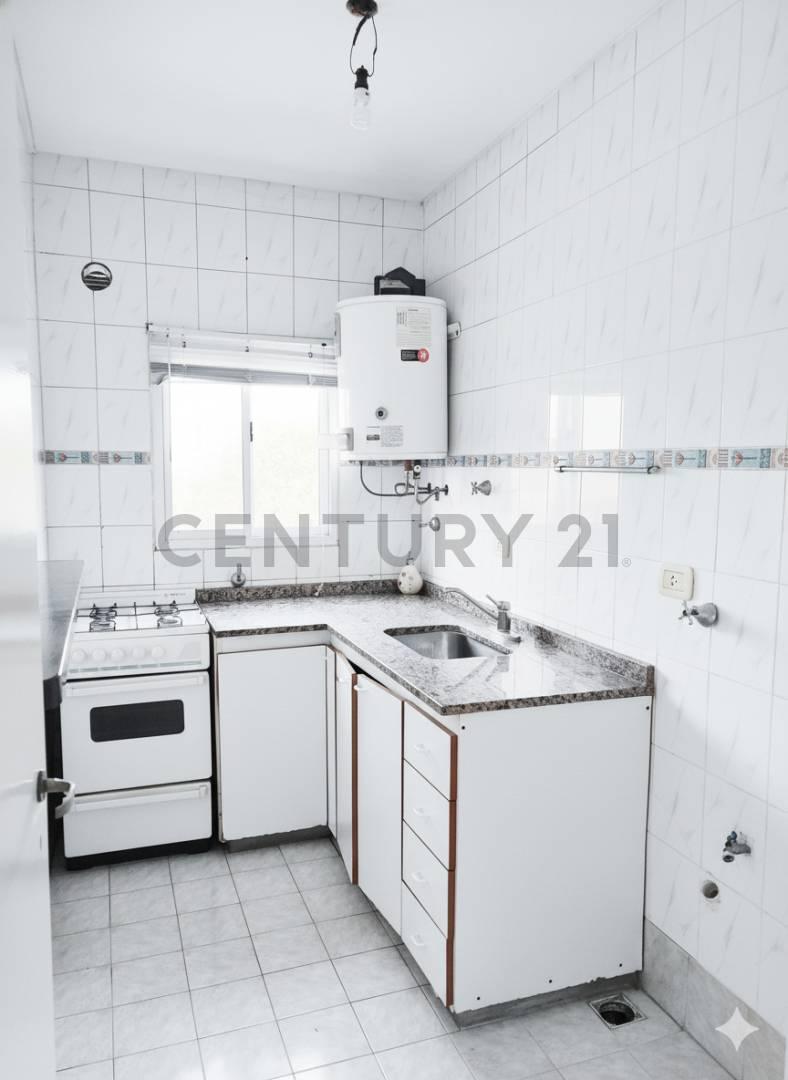 Foto de DEPARTAMENTO VENTA 3 AMBIENTES - BERAZATEGUI CENTRO - 70 M², imagen 2