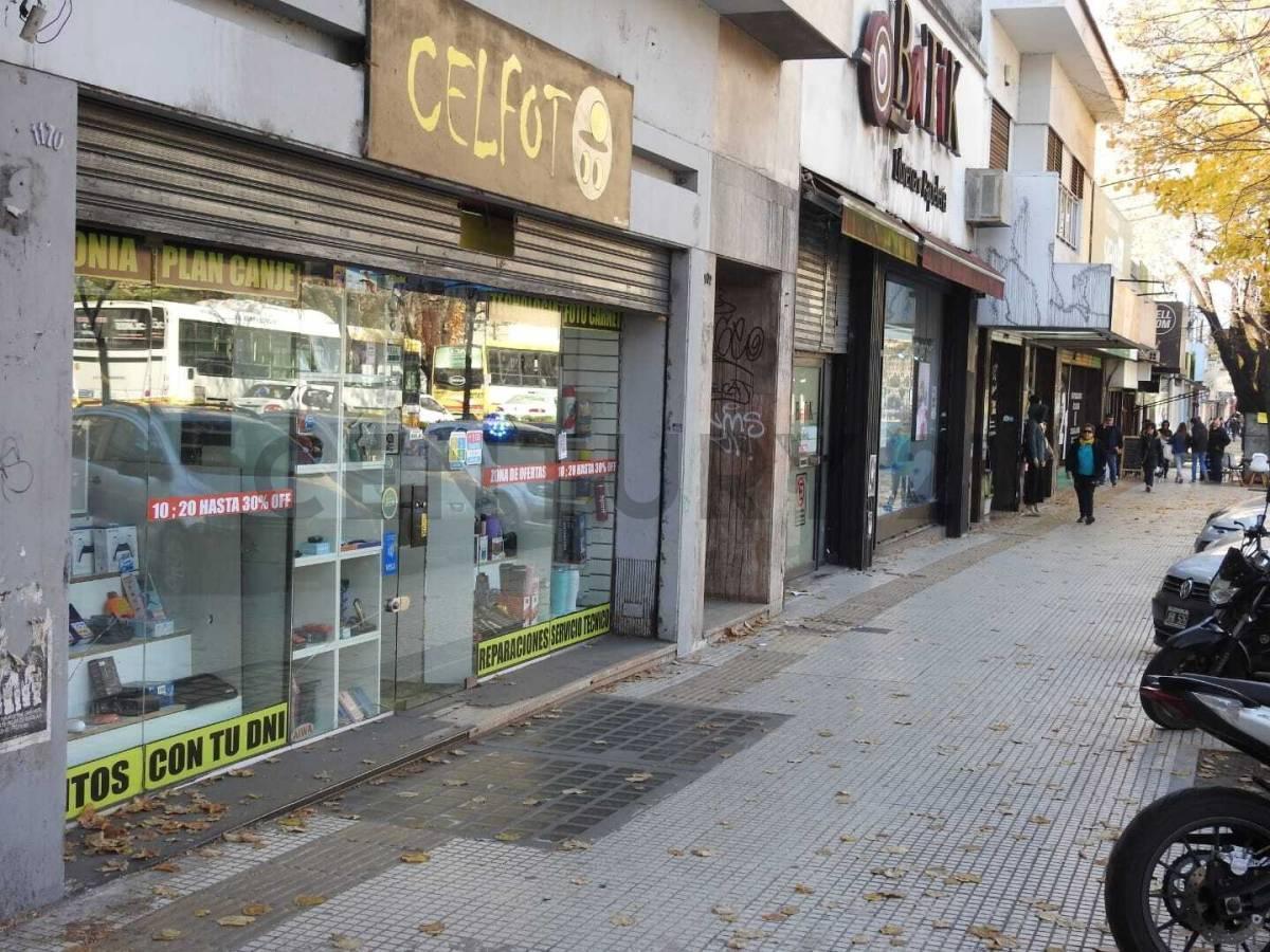 Foto de EXCELENTE LOCAL SOBRE CALLE 7 entre 56 Y 57 LA PLATA, 90M2 + 90M2 DE, imagen 2