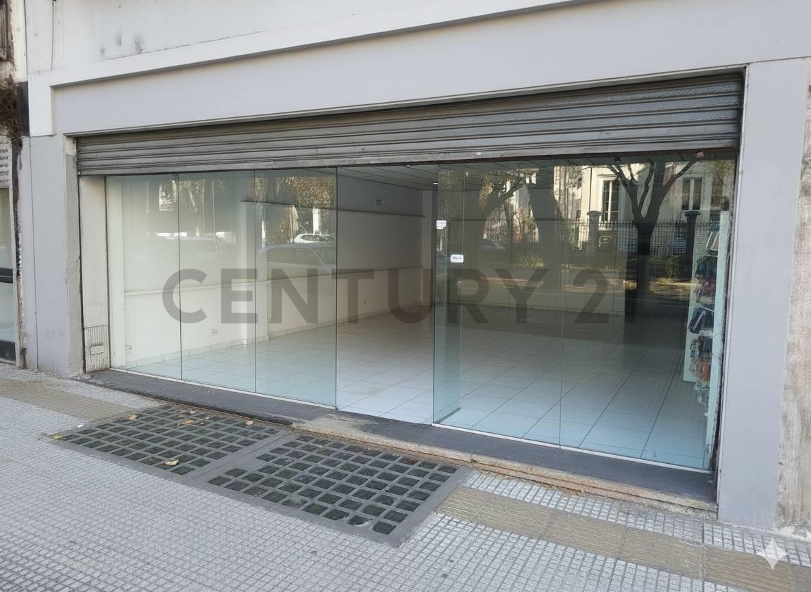 Foto de EXCELENTE LOCAL SOBRE CALLE 7 entre 56 Y 57 LA PLATA, 90M2 + 90M2 DE, imagen 4