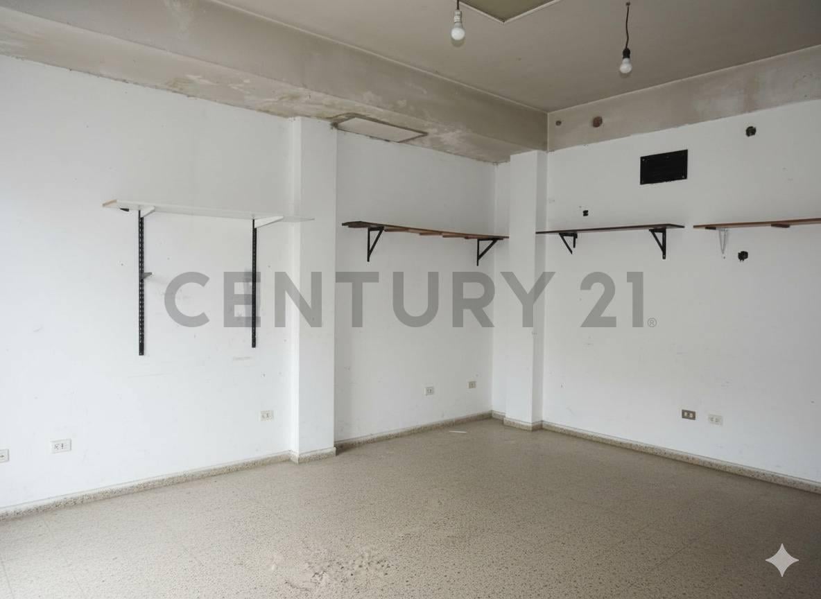 Foto de EXCELENTE LOCAL SOBRE CALLE 7 entre 56 Y 57 LA PLATA, 90M2 + 90M2 DE, imagen 3