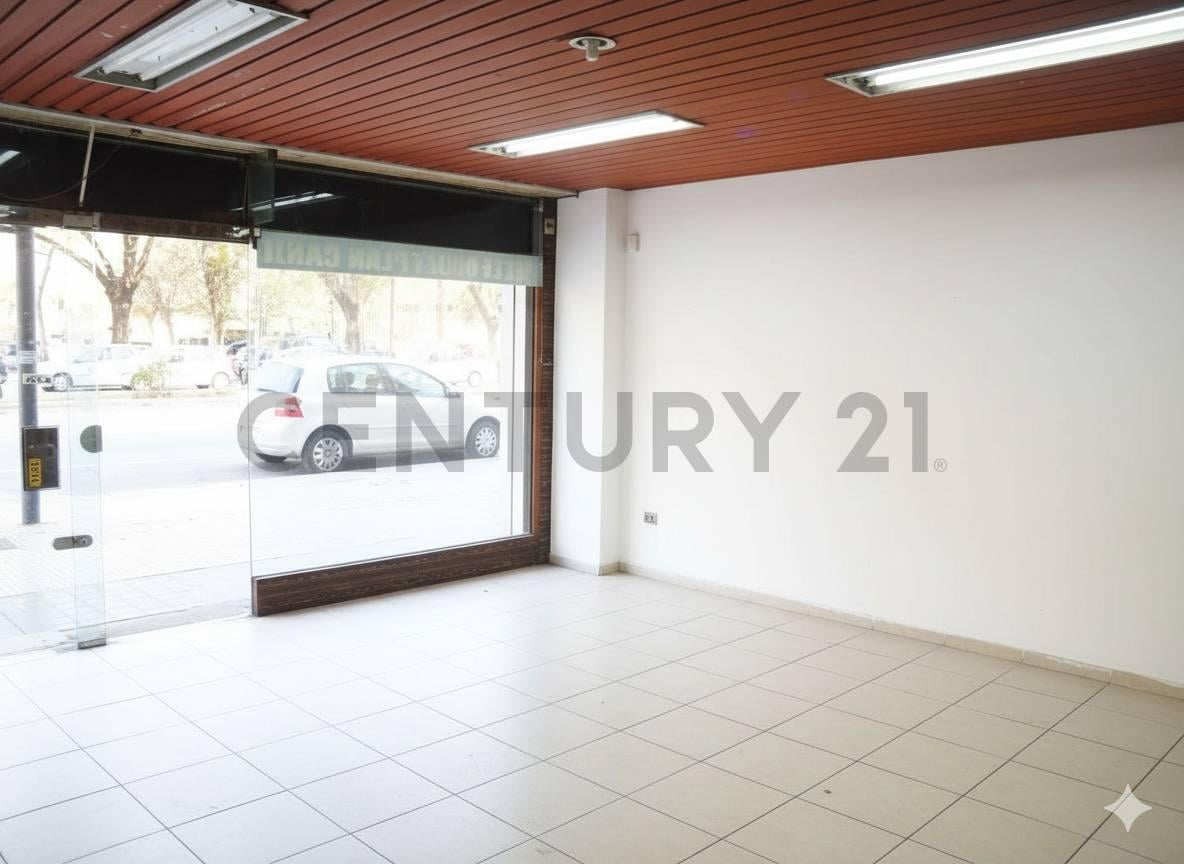 Foto de EXCELENTE LOCAL SOBRE CALLE 7 entre 56 Y 57 LA PLATA, 90M2 + 90M2 DE, imagen 5