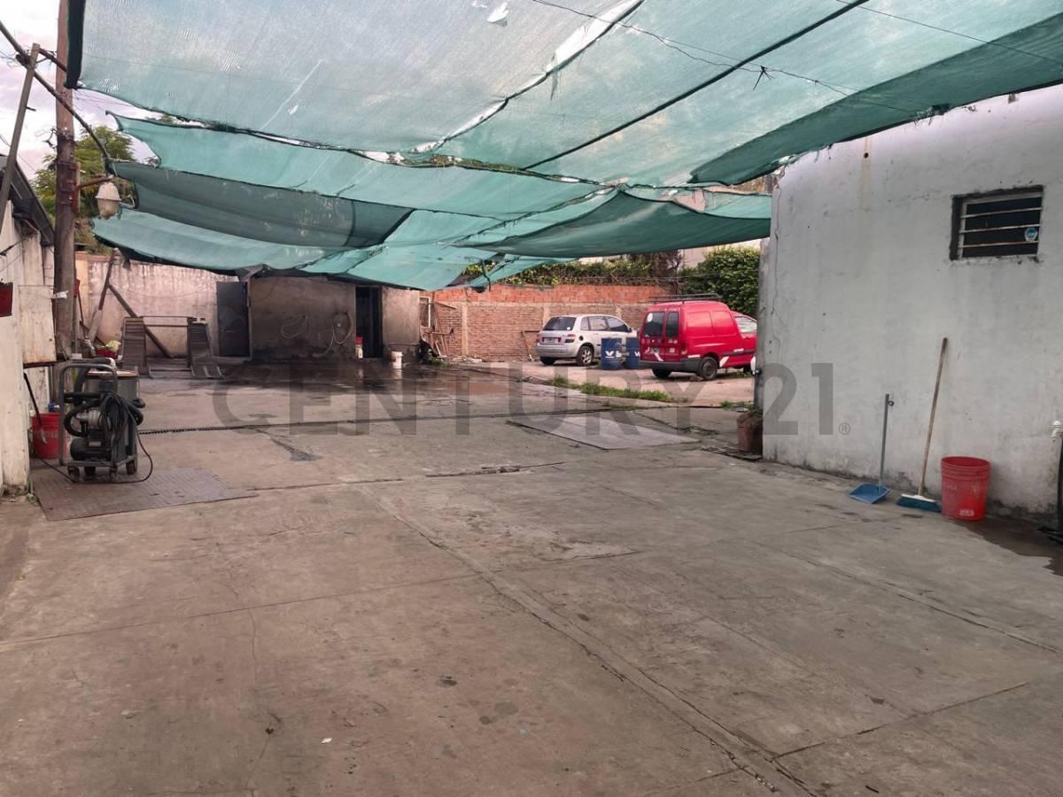 Foto de LAVADERO COCHERA LOTE EN VENTA BELGRANO Y 508 GONNET EXELENTE UBICACION, imagen 2