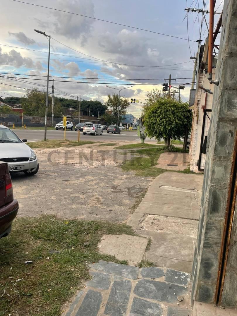 Foto de LAVADERO COCHERA LOTE EN VENTA BELGRANO Y 508 GONNET EXELENTE UBICACION, imagen 1