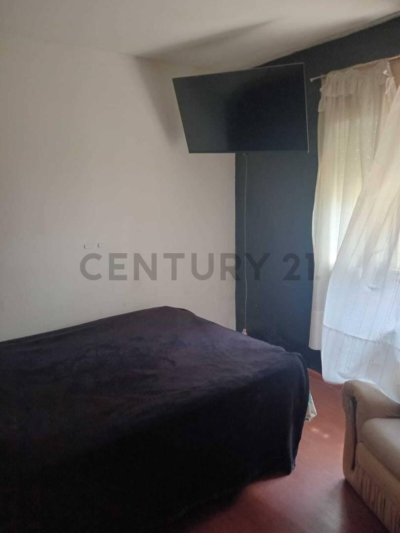 Foto de VENTA DE DEPARTAMENTO EN GONNET, imagen 2
