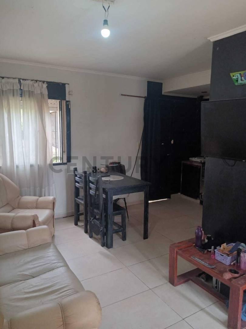 Foto de VENTA DE DEPARTAMENTO EN GONNET, imagen 1
