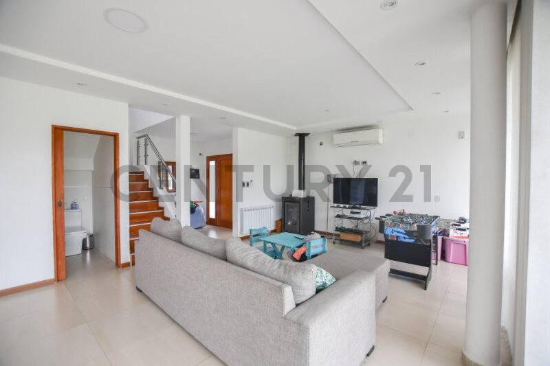Foto de CASA EN VENTA CON PARQUE Y PILETA, BARRIO EL RODEO, imagen 5