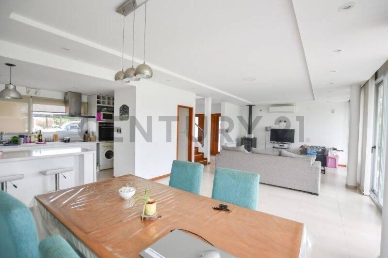 Foto de CASA EN VENTA CON PARQUE Y PILETA, BARRIO EL RODEO, imagen 3