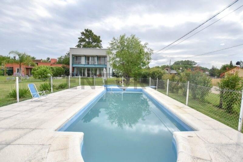Foto de CASA EN VENTA CON PARQUE Y PILETA, BARRIO EL RODEO, imagen 4