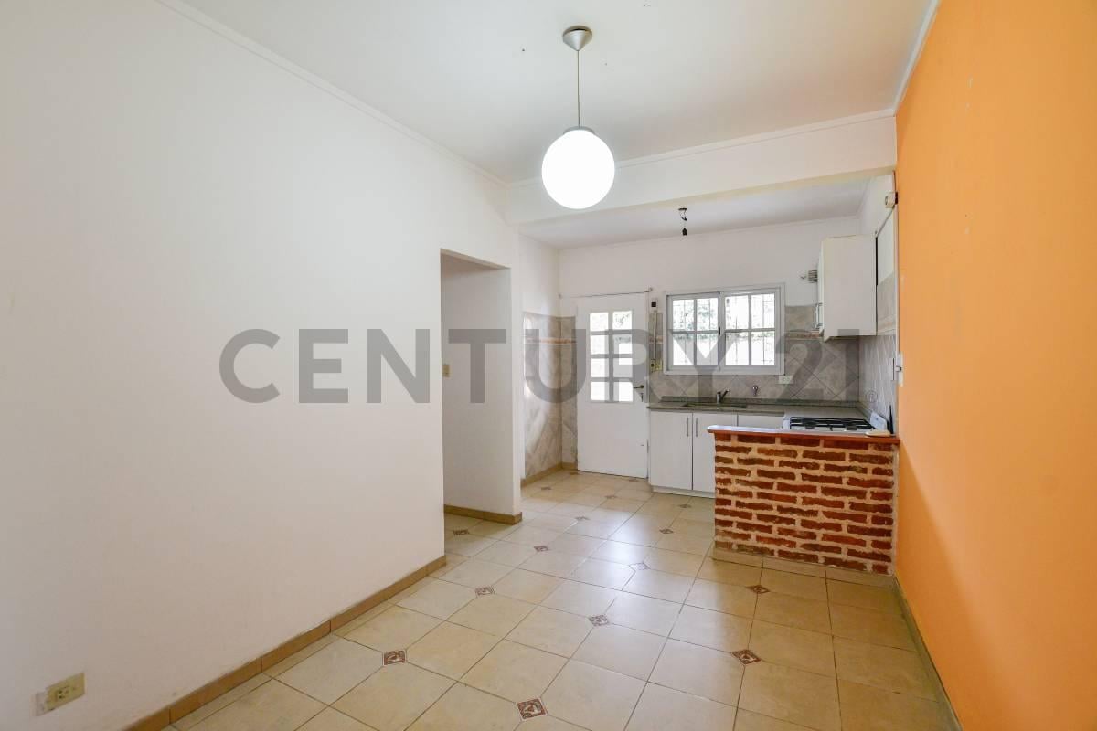 Foto de VENTA Casa 3 dormitorios con patio y cochera en City Bell., imagen 4