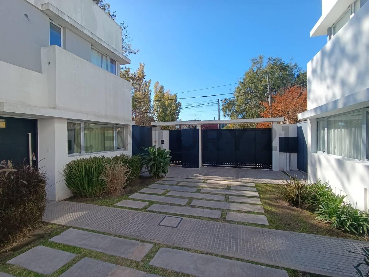 Foto de Moderno Dùplex de categoría en venta en 23 entre 507 y 508, Gonnet| 2, imagen 4