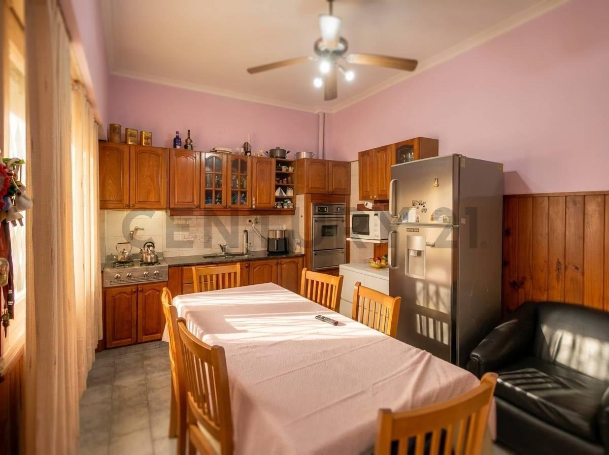 Foto de VENTA Casa 3 dormitorios, patio y pileta en venta City Bell., imagen 5