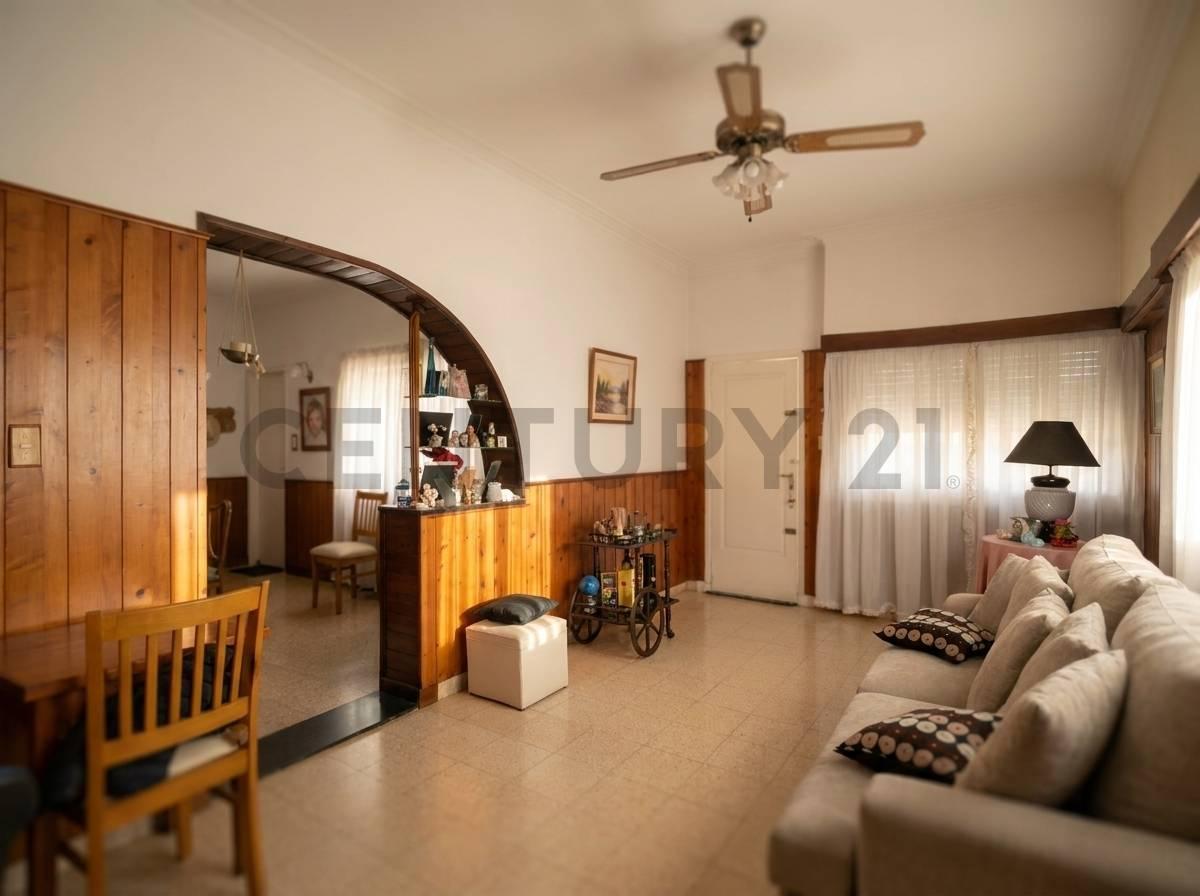 Foto de VENTA Casa 3 dormitorios, patio y pileta en venta City Bell., imagen 4