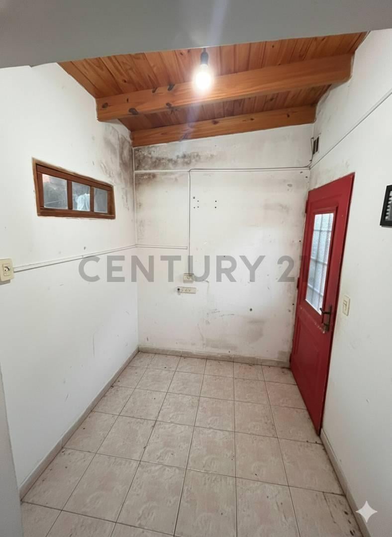 Foto de CASA A RECICLAR EN VENTA 1 AMBIENTE ESQUINA ALTOS DE SAN LORENZO LA, imagen 1