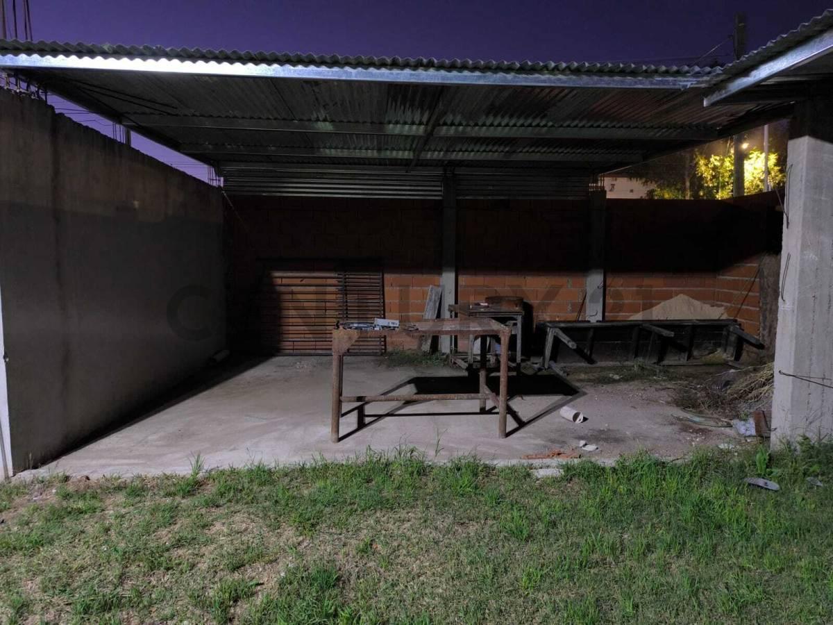 Foto de SE VENDE COCHERA PARA INVERSION EN CALLE 83 ENTRE 6 Y 7 LA PLATA, imagen 1