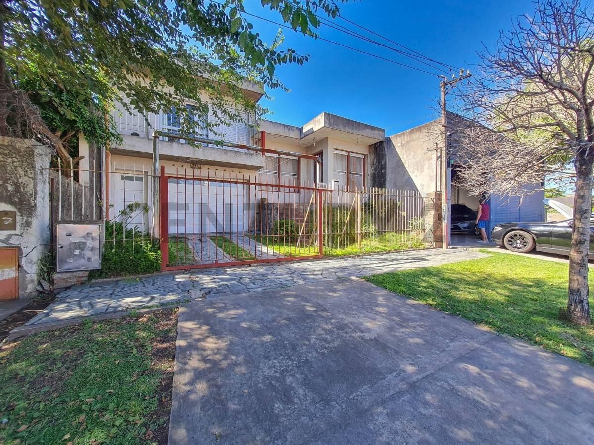 Foto de CASA EN VENTA 3 DORMITORIOS EN TOLOSA, imagen 1