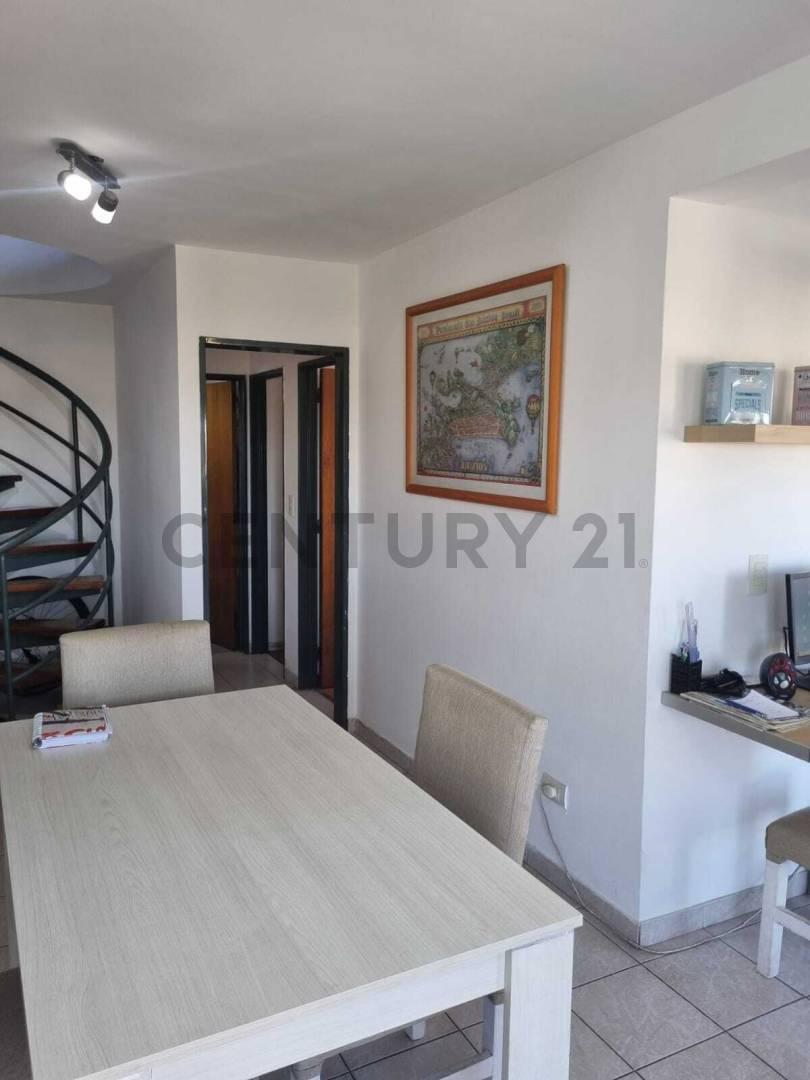 Foto de Departamento de 2 dormitorios, cochera y terraza propia en el casco., imagen 4