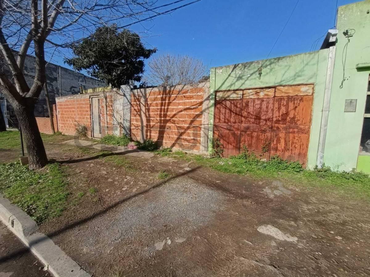 Foto de DEPARTAMENTO EN VENTA, CON LOCAL A REFACCIONAR Y CASA A DEMOLER, imagen 2