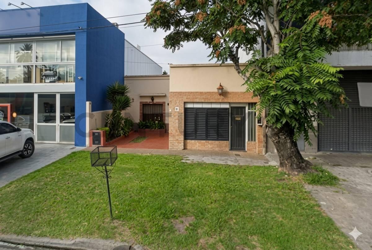 Foto de Casa con departamento independiente y local en Venta, imagen 3