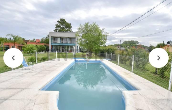 Foto de CASA EN VENTA CON PARQUE Y PILETA, BARRIO EL RODEO, imagen 5