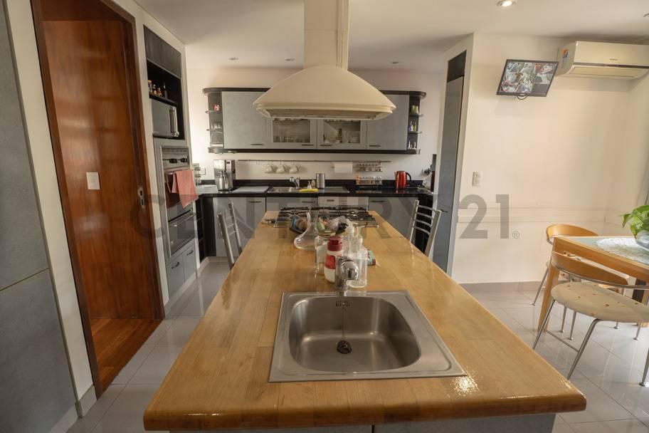 Foto de EXCLUSIVA RESIDENCIA DE ALTA CATEGORÍA EN VENTA EN OLIVOS – ENTORNO, imagen 4