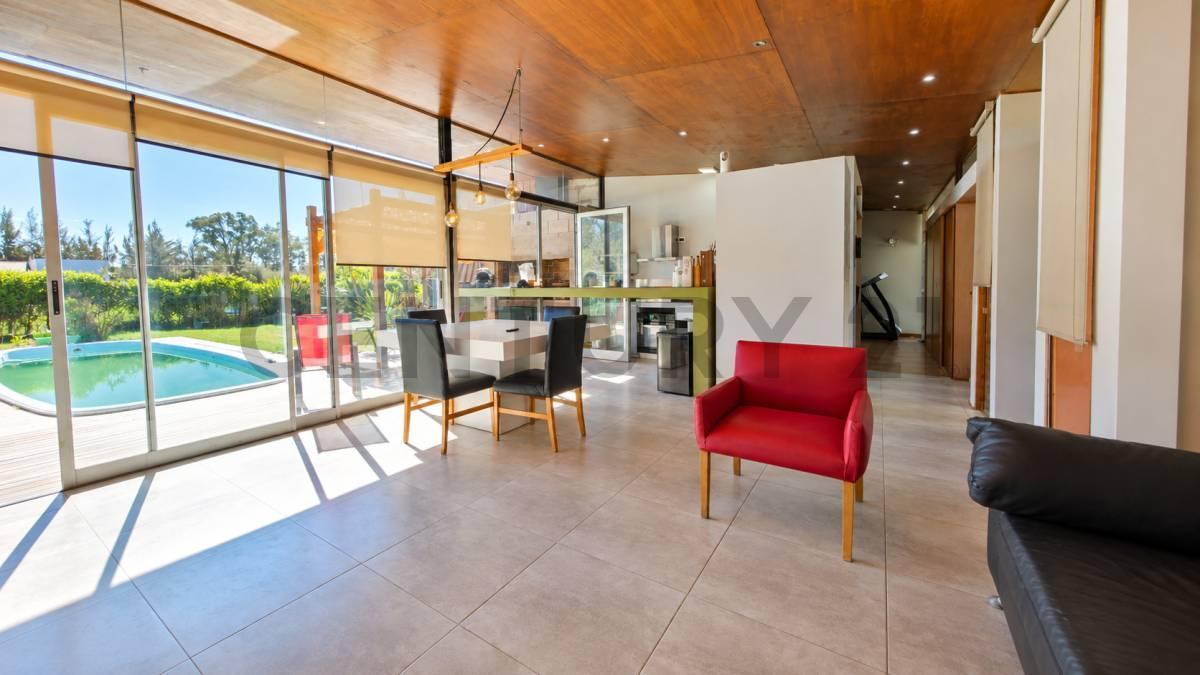 Foto de Diseño y calidez en City Bell: casa con 2 amplios dormitorios, jardín, imagen 1