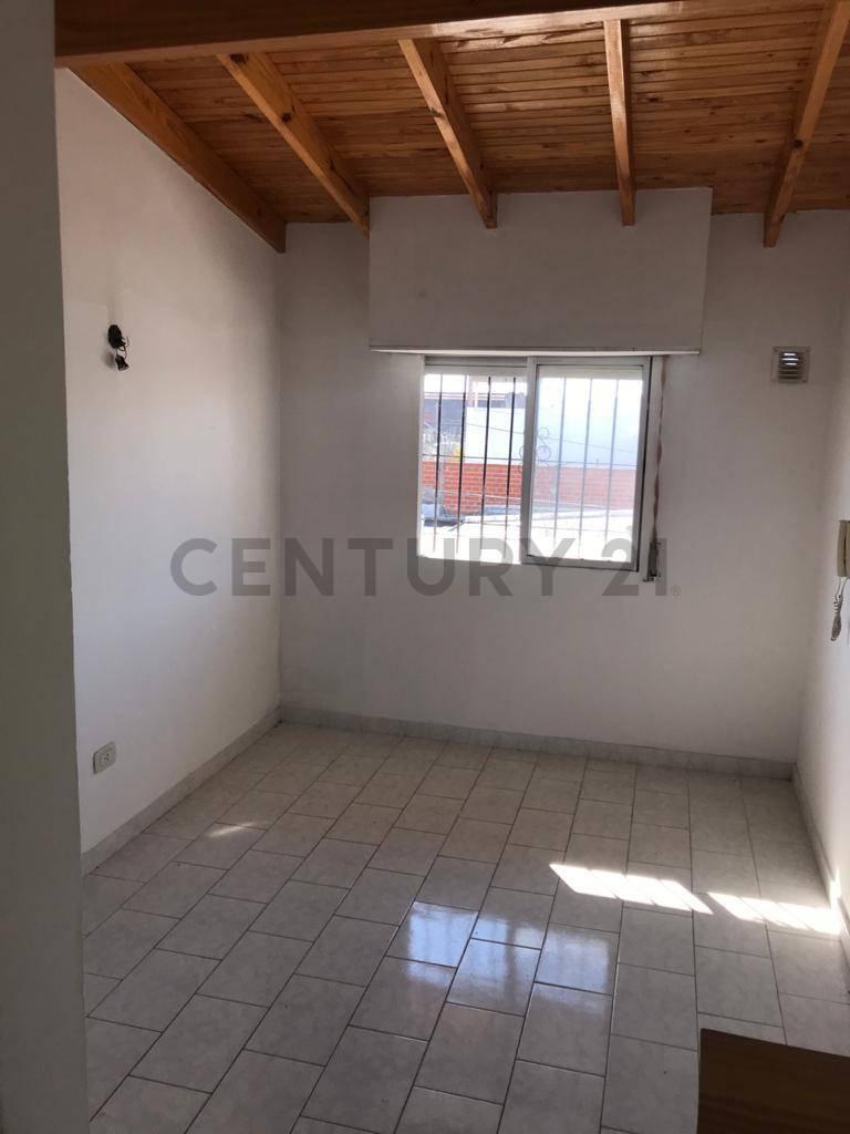 Foto de DEPARTAMENTO 1 DORMITORIO 29000 USD FINANCIAMOS 20% - ZONA FACULTATIVA, imagen 1